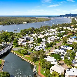 https://quay-largo-apartment-2.hotelssunshinecoast.net