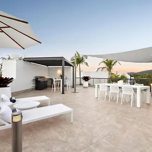 https://penthouse-with-private-roof-top-terrace-noosa.hotelssunshinecoast.net