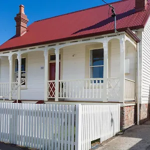 http://brampton-cottage.top-hotels-hobart.com